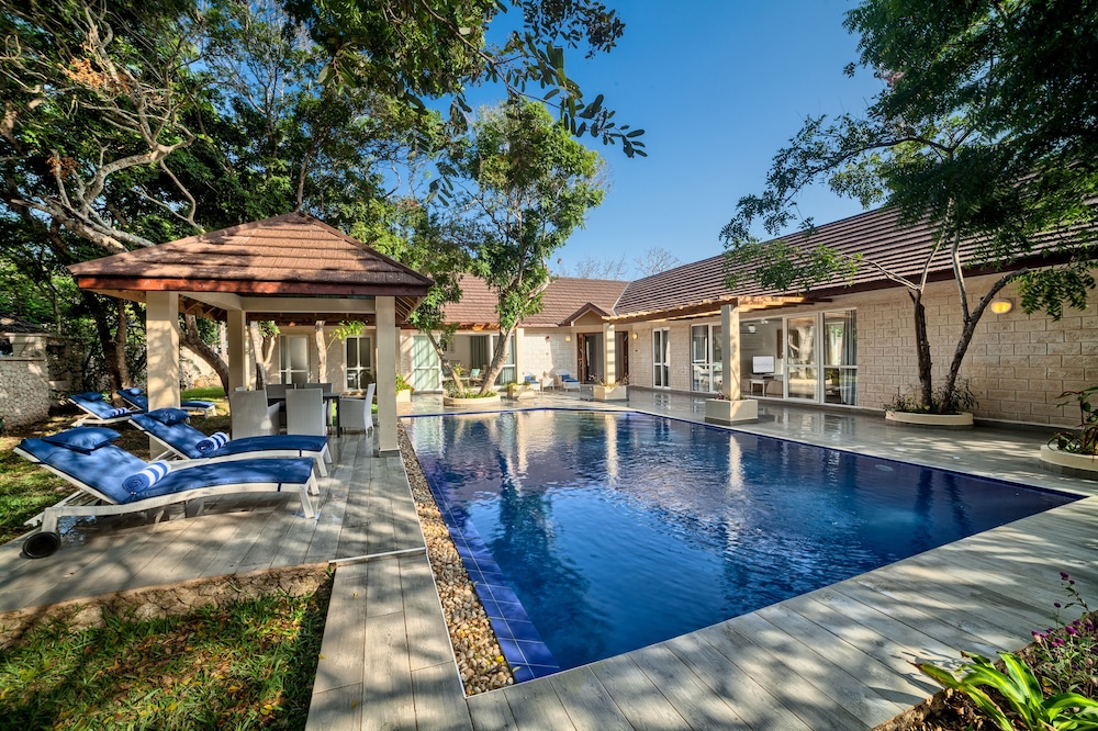 Leopard Beach Resort and Spa in Gombato Bongwe ward