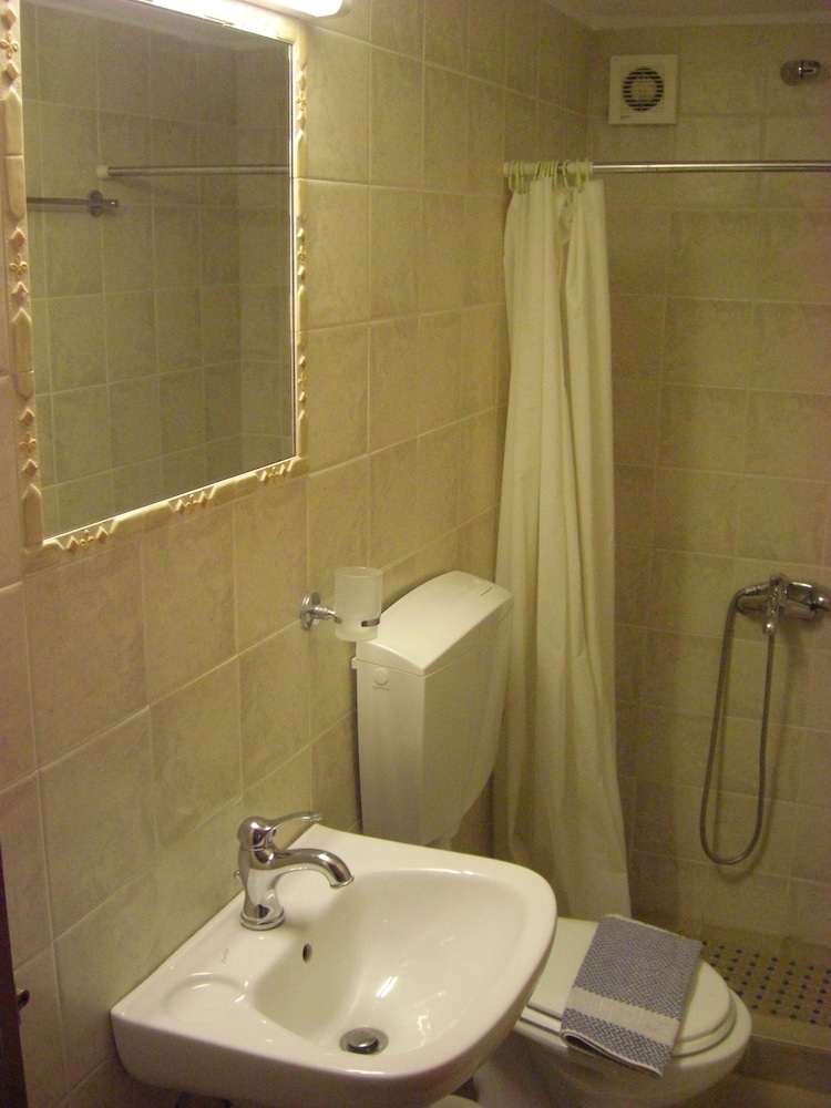 Patriko Traditional Residence 44/50