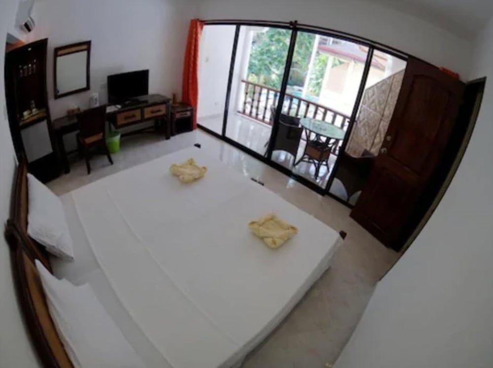 Alona Vida Beach Resort 38/64