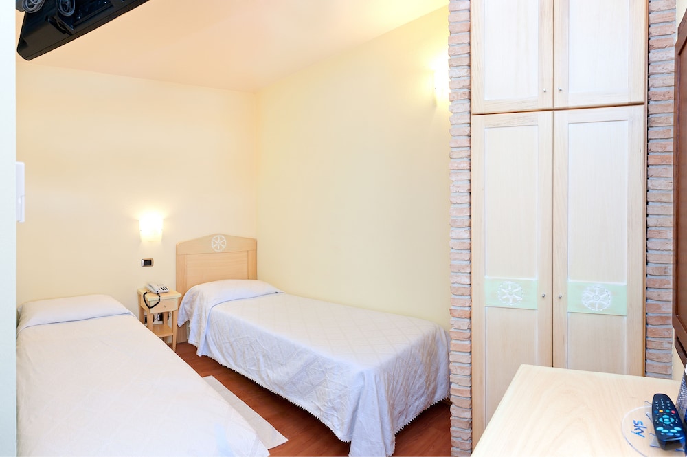 Gentarrubia - B&B 6/50