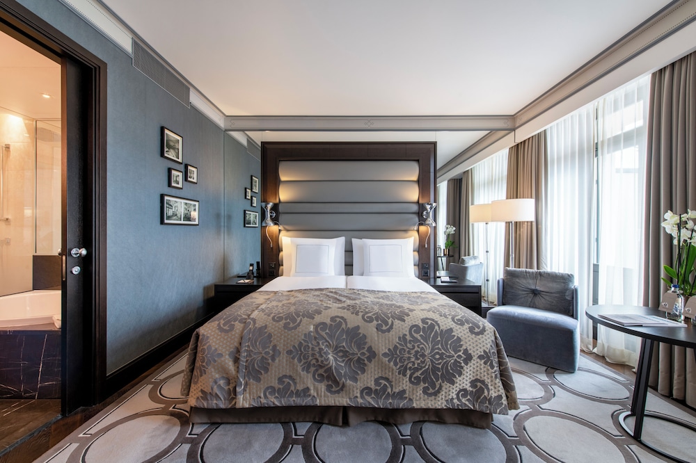 SAVOY, EXECUTIVE, TERRACE