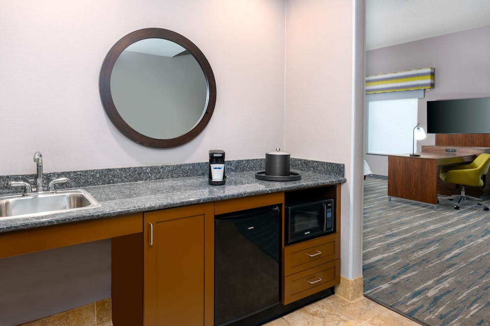 Hampton Inn And Suites Hartford/Farmington 70/76