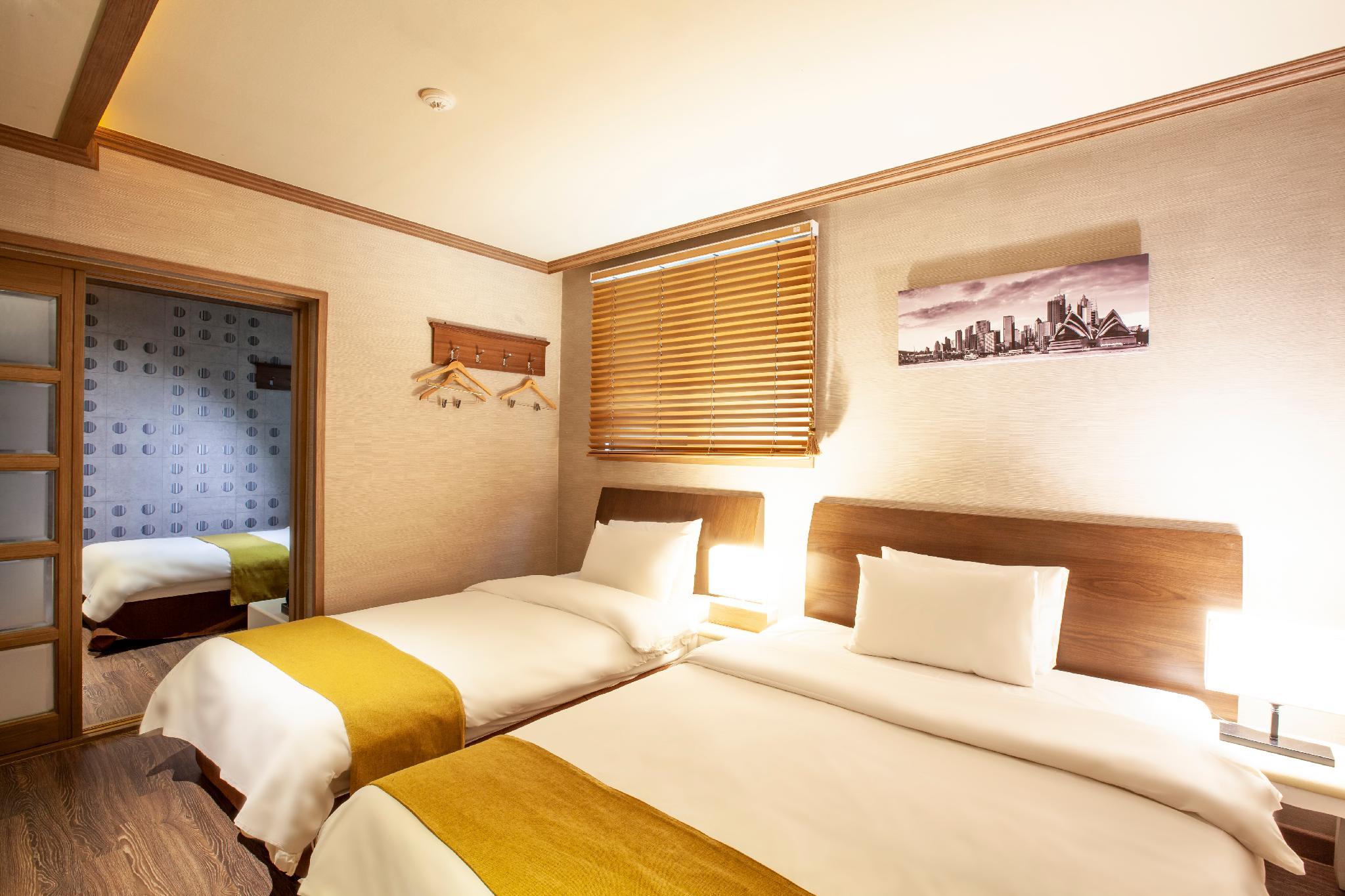 Sahara Hotel 16/31