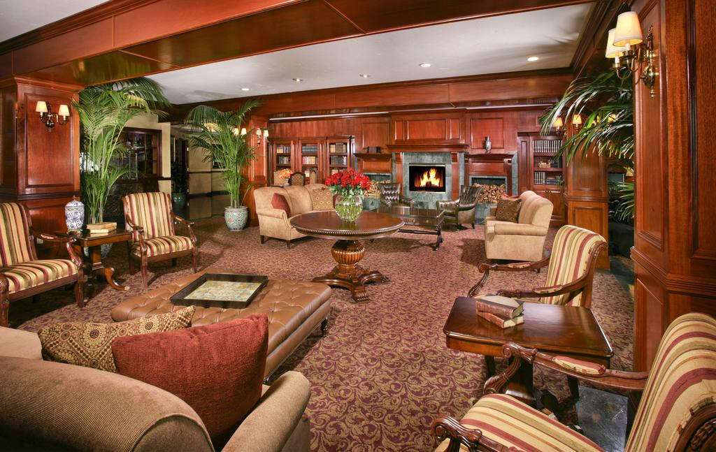 Azure Hotel & Suites, Trademark Collection by Wyndham 9/21