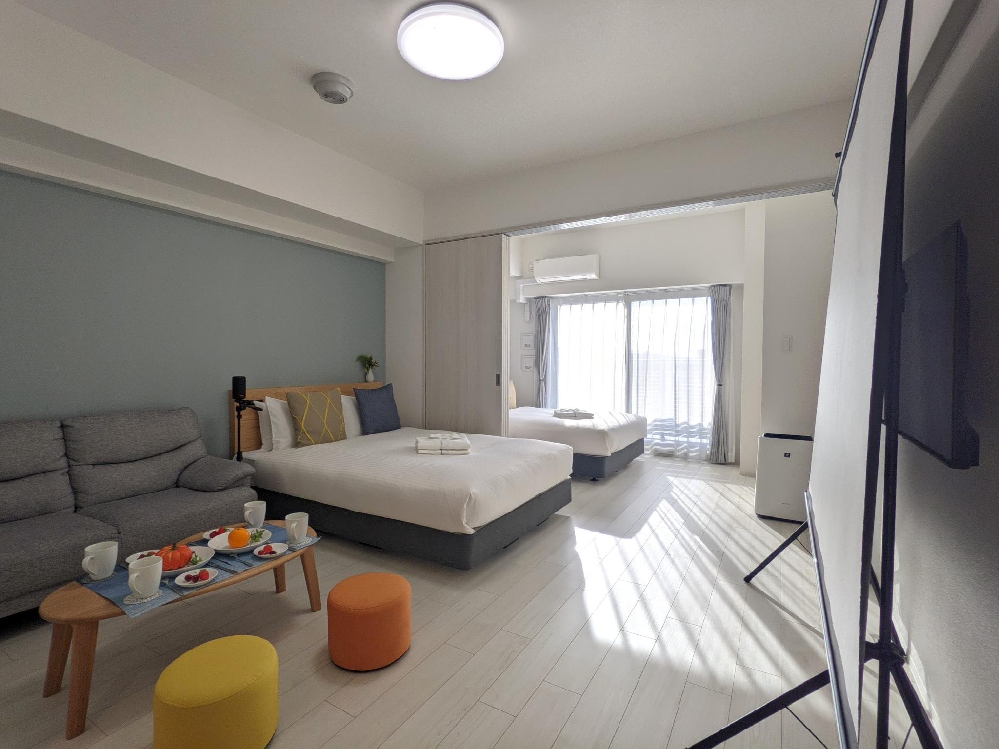 Theater, 2 Double Beds