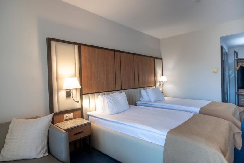 Room, Triple, Twin Beds, with Extra Bed, Large