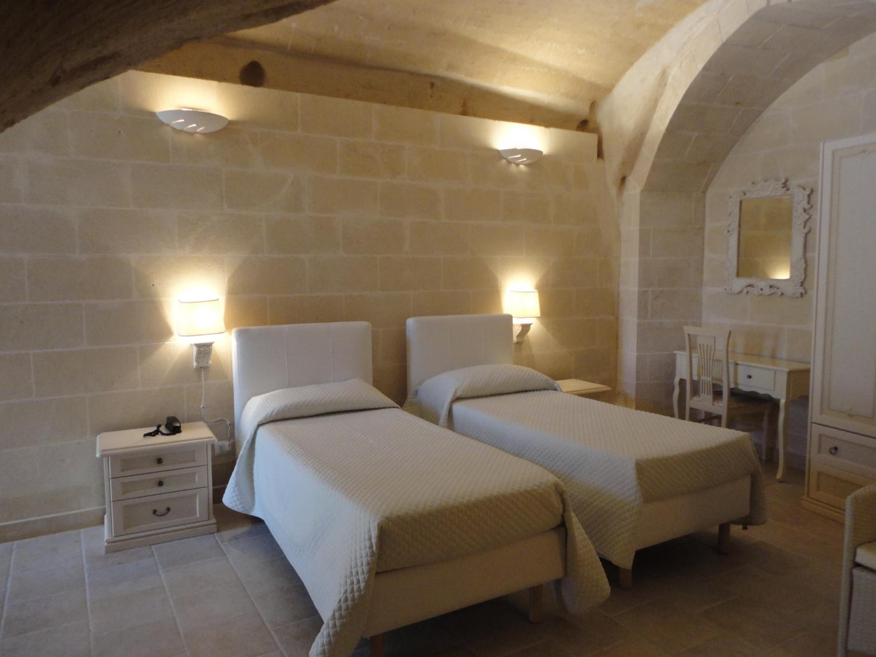 Cave, Junior Suite