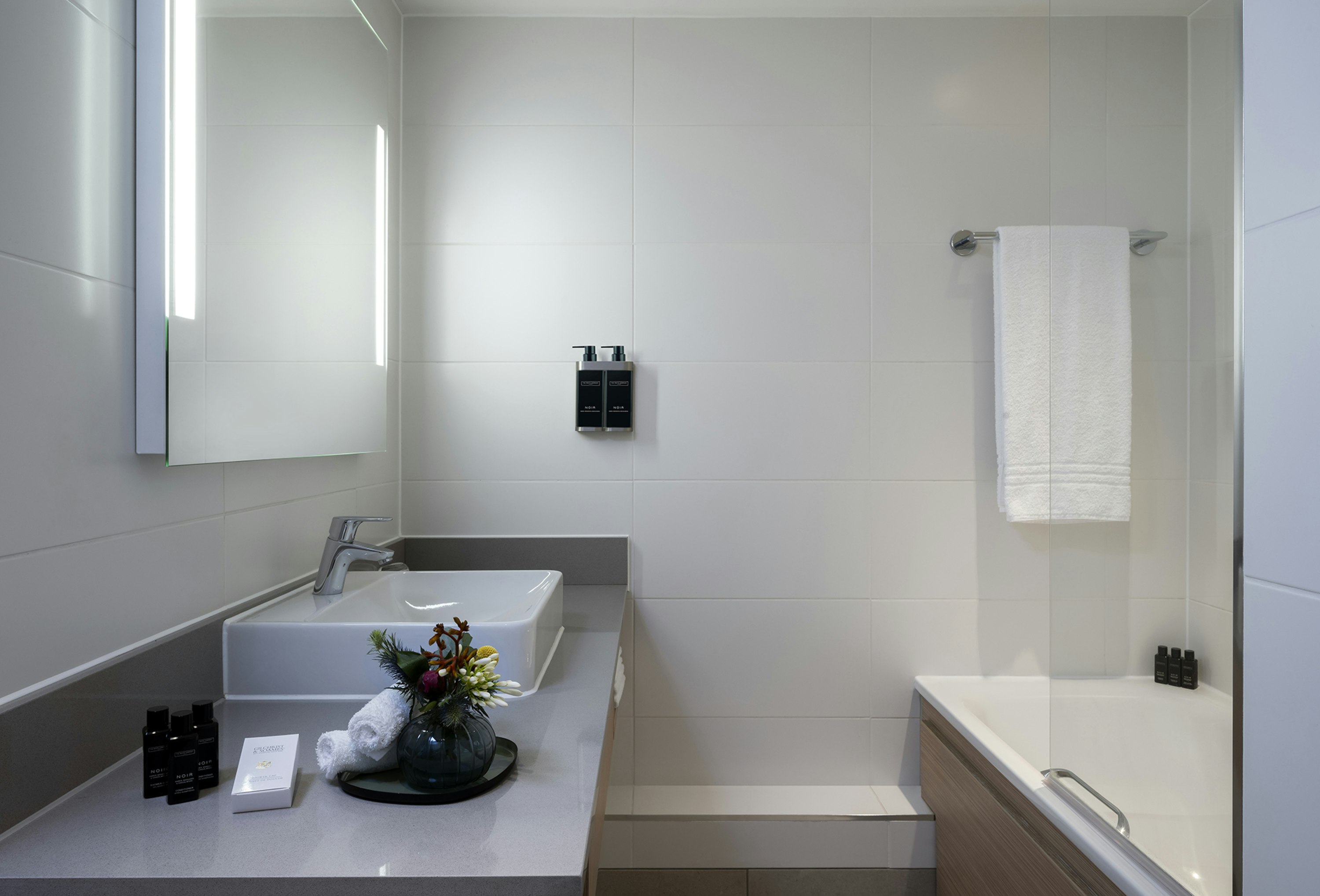 Superior, King Bed, Lateral Side Sea View، Leonardo Royal Hotel Brighton Waterfront 6/6