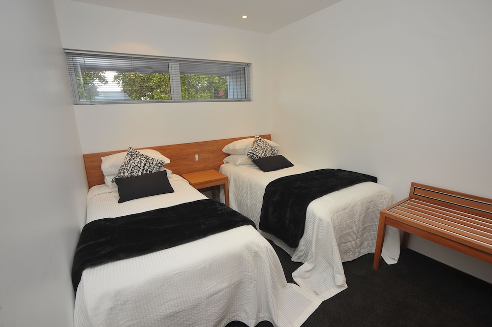 Auto Lodge Motor Inn 25/58