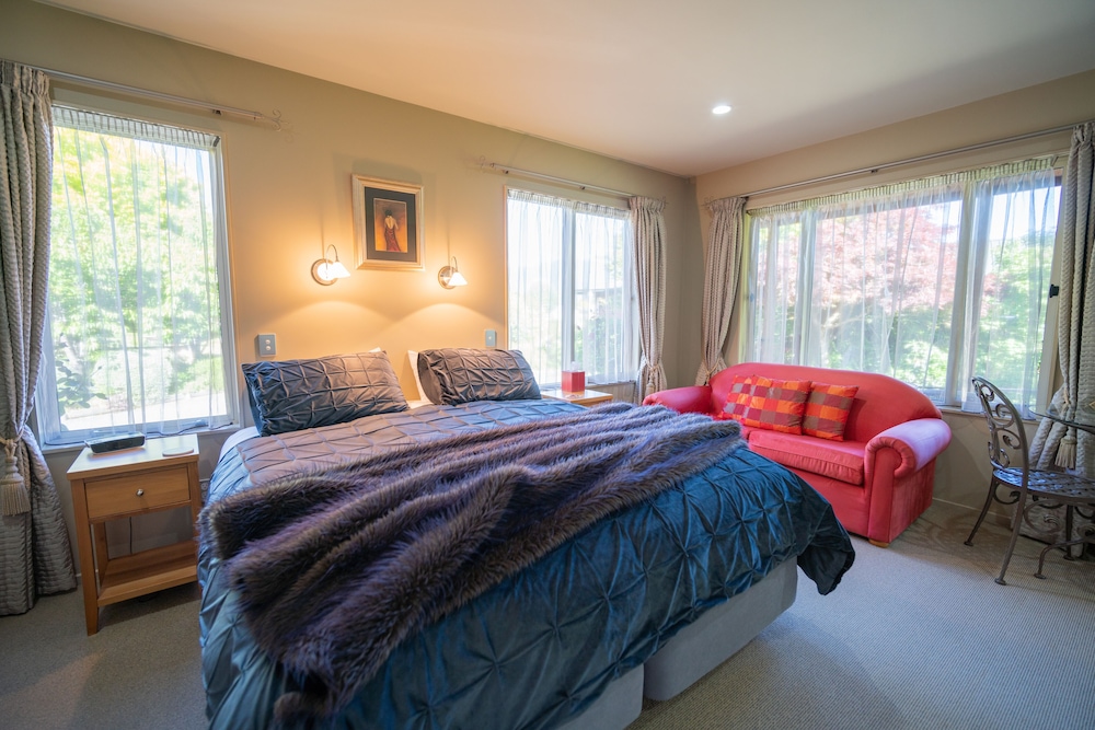 Blue Ridge Boutique Bed & Breakfast 16/50