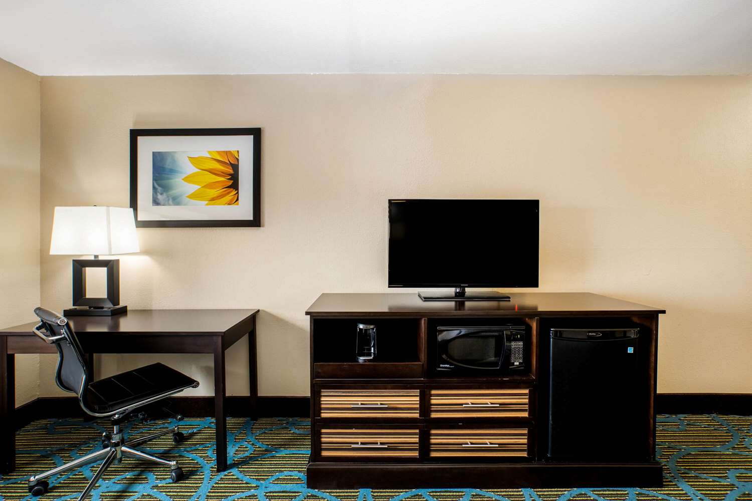La Quinta Inn & Suites by Wyndham Emporia 15/22