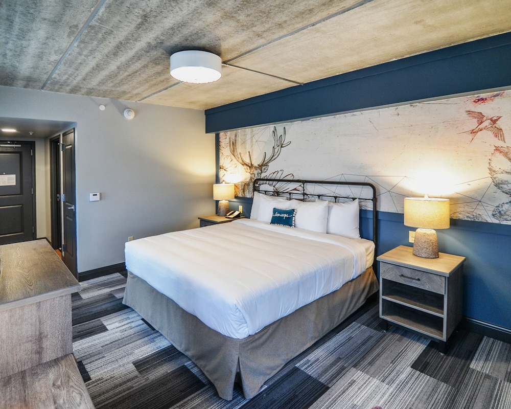 1 Bedroom, Heritage, Suite, King Bed, Corner