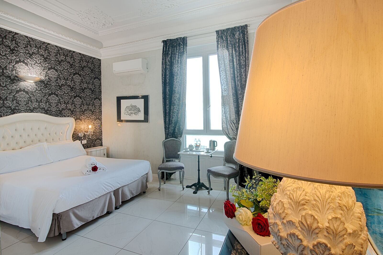 SUPERIOR, QUEEN BED, SEA VIEW