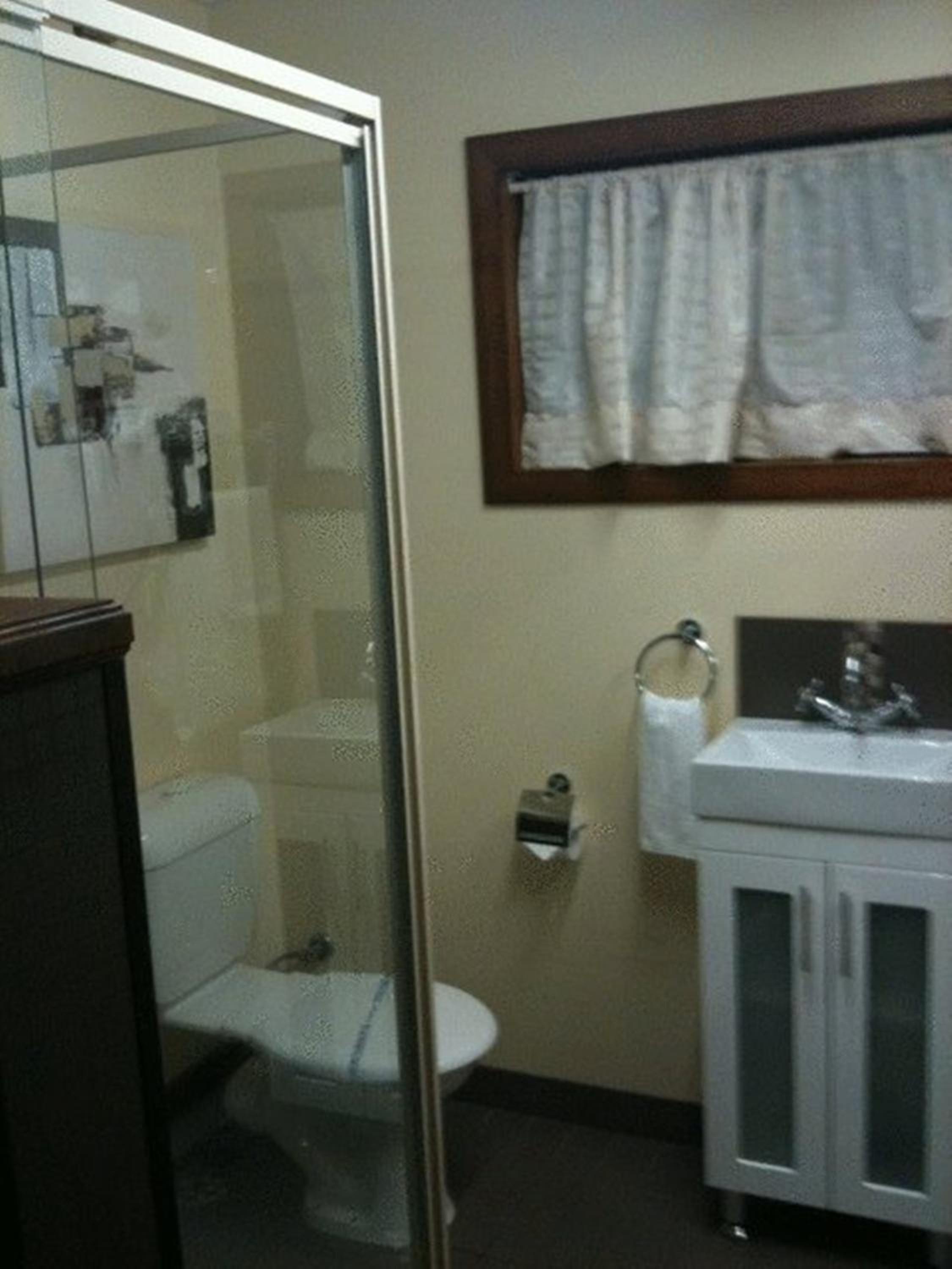 Studio, Single