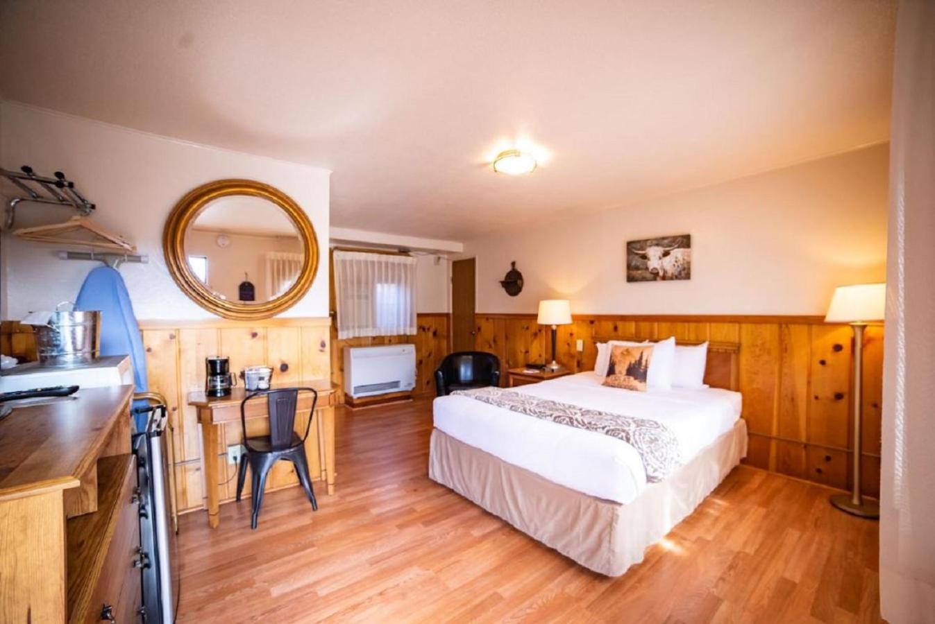 Room, Queen Bed
