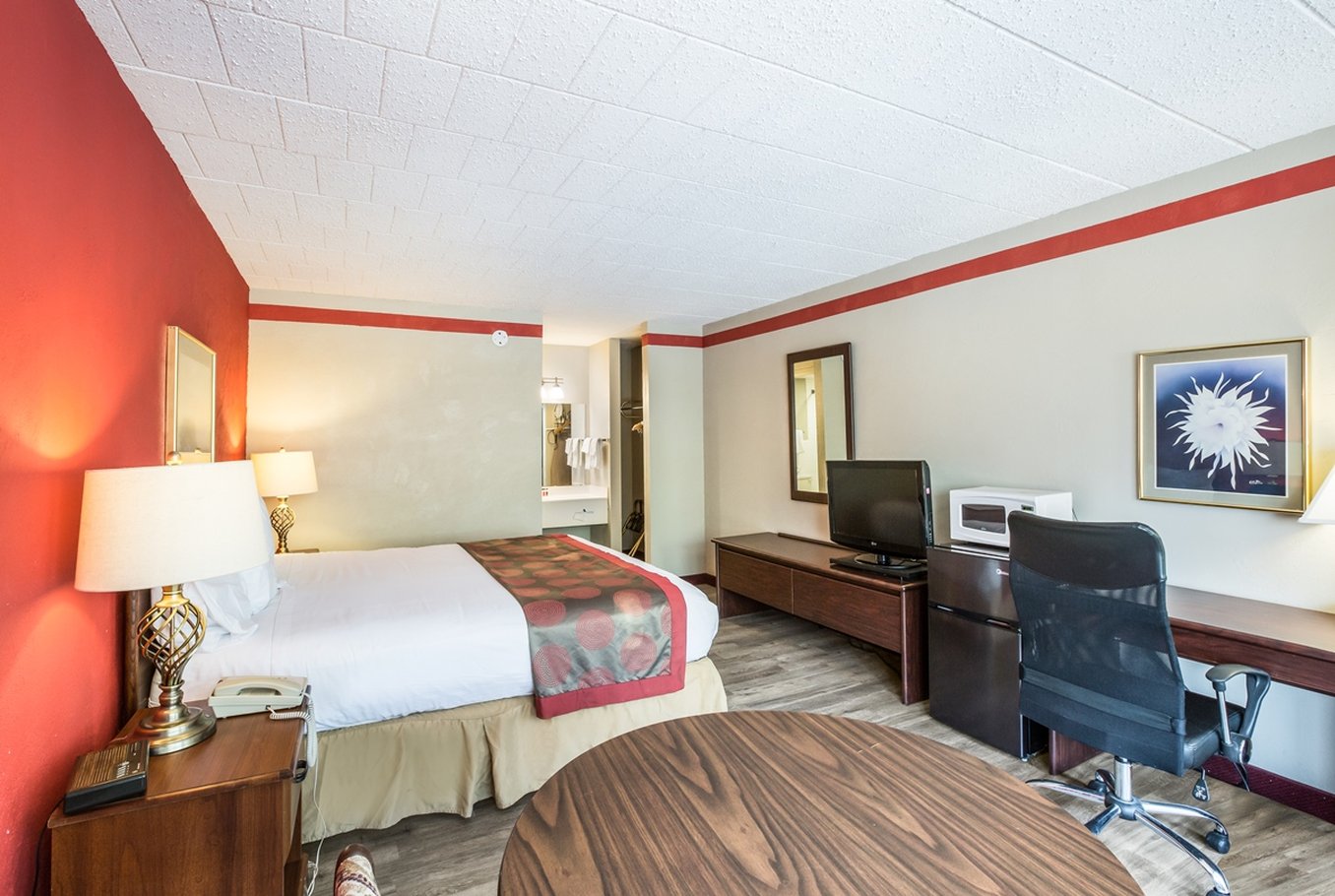 Red Carpet Inn and Suites Hazleton 5/23