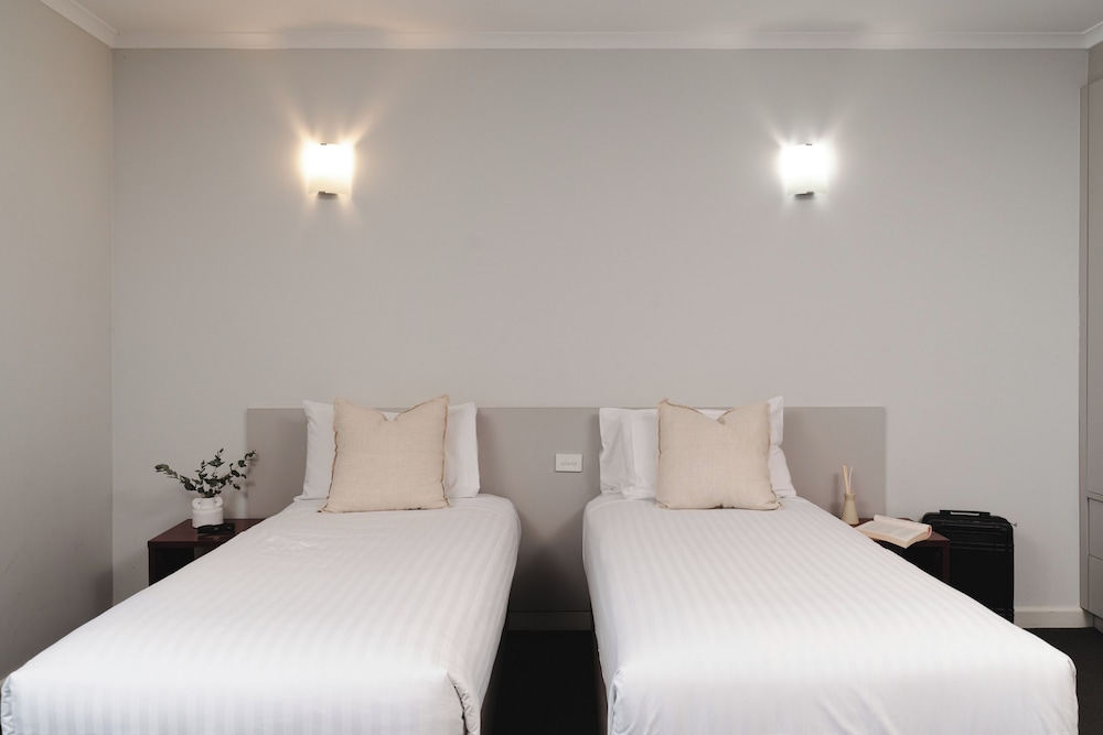 2 Bedrooms, Open Plan, Apartment, Queen and Twin Beds, ABODE NARRABUNDAH 3/8