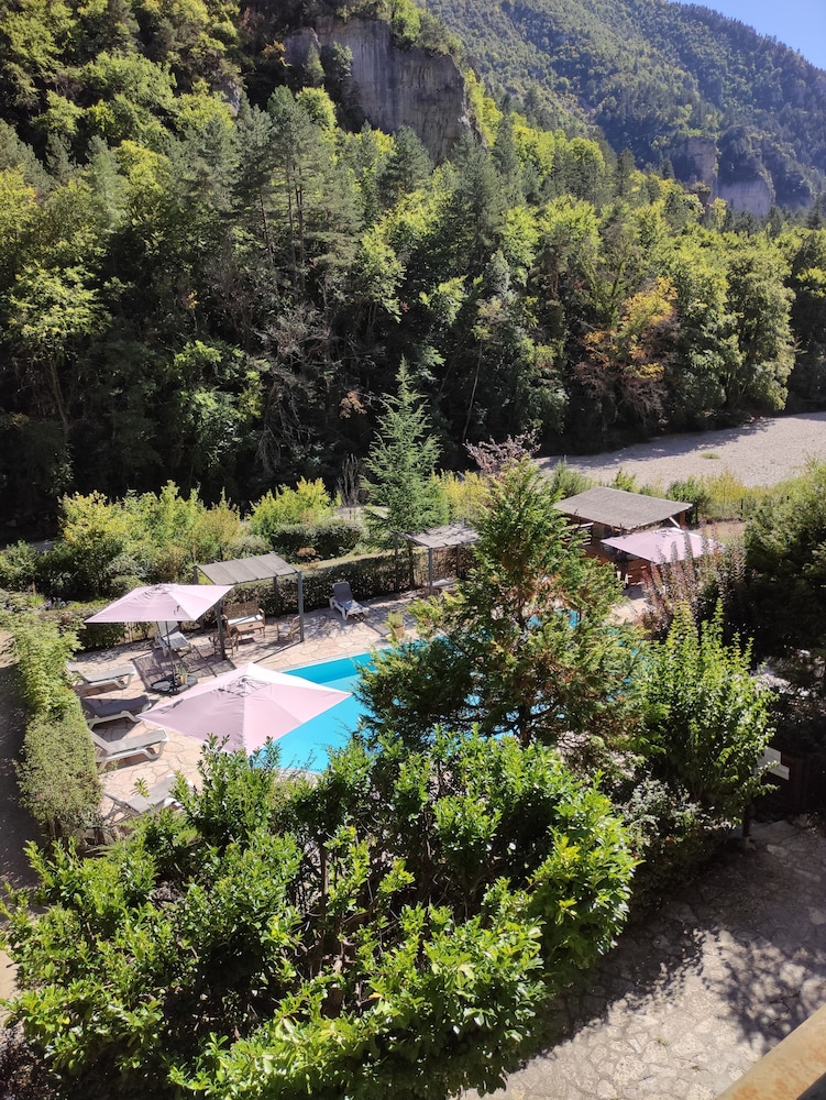 Chateau De La Caze 42/50