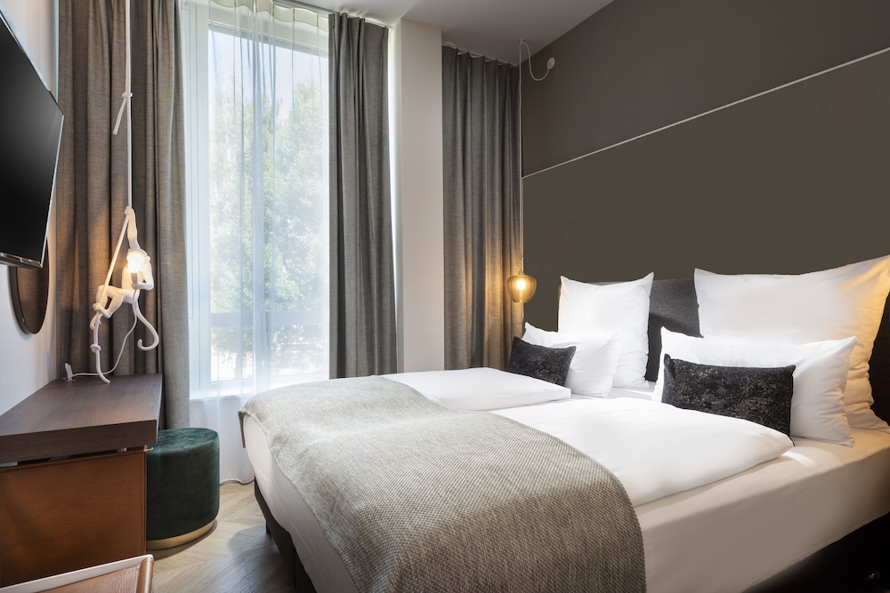 Flightgate Munich Airport Hotel, a member of Radisson Individuals 17/50