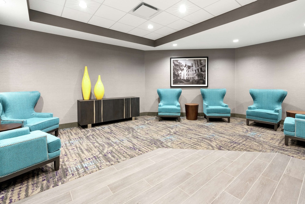 Hampton Inn & Suites Spokane Downtown-South 36/56