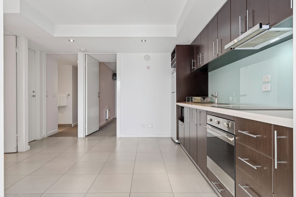 The Dolphin Apartments 12/69