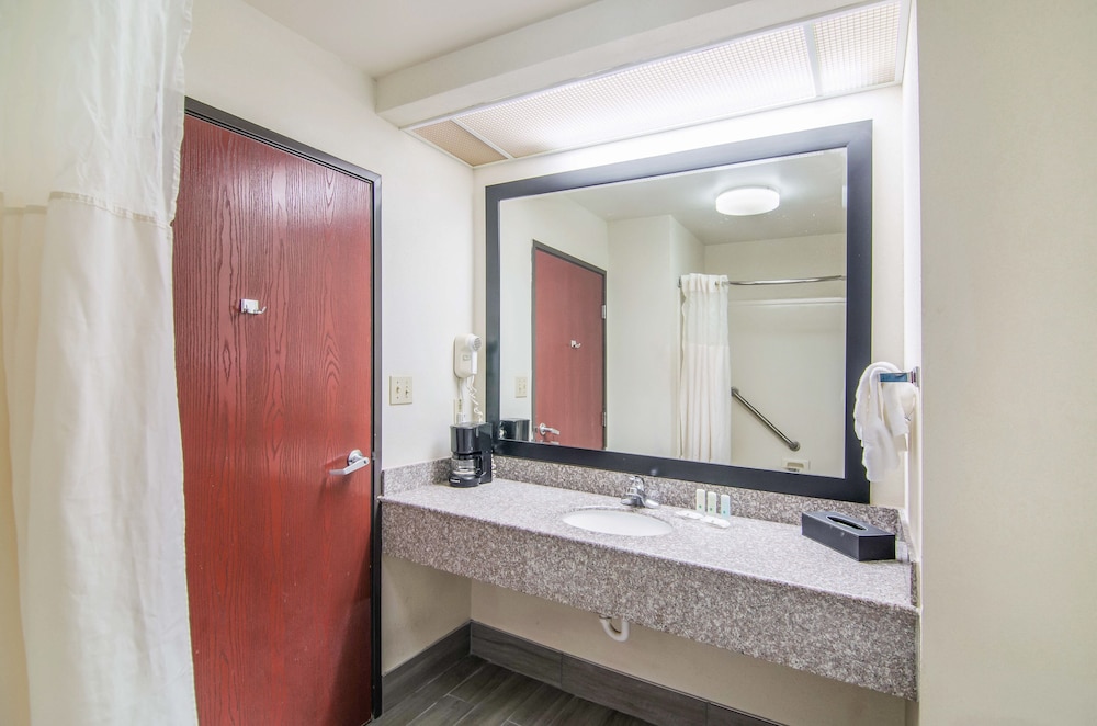 Quality Inn near University of Mobile 20/50