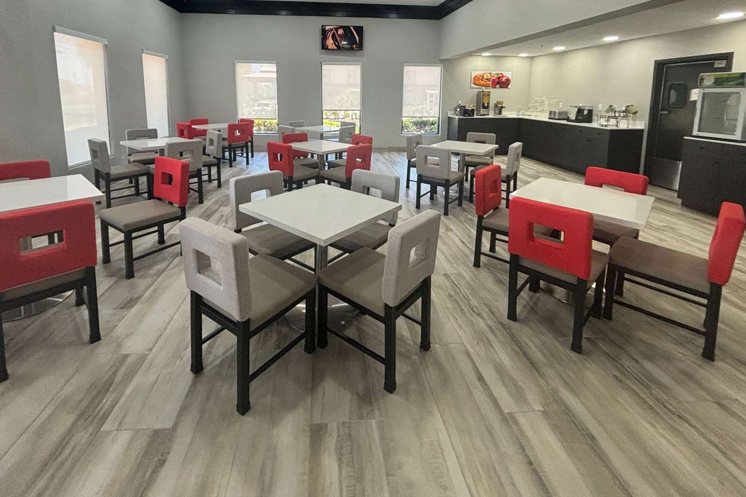 Quality Inn & Suites at Airport Blvd I-65 11/21