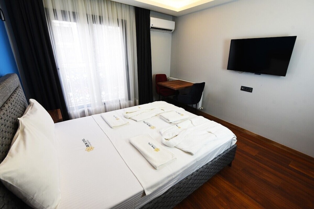 Renk Otel 4/7