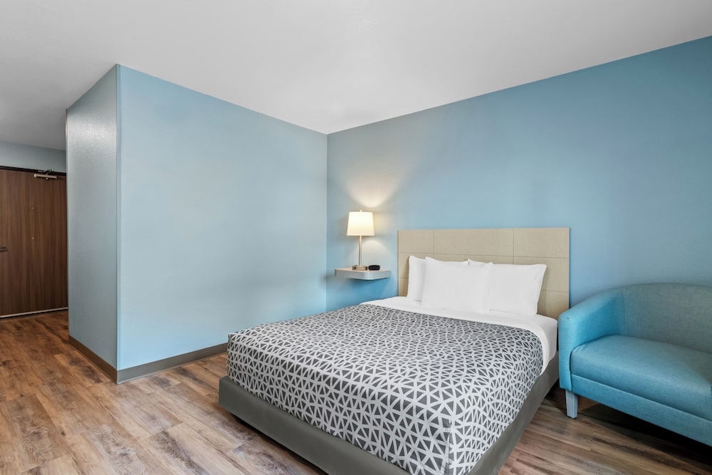 WoodSpring Suites Rogers Bentonville 16/51