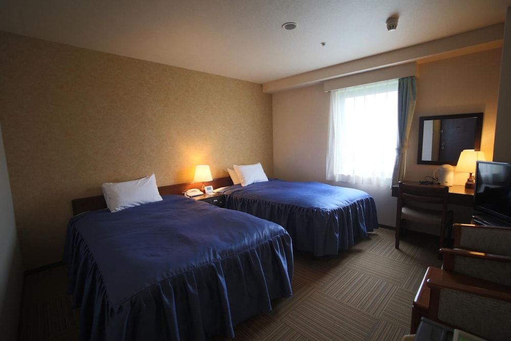 Shizunai Eclipse Hotel 10/61