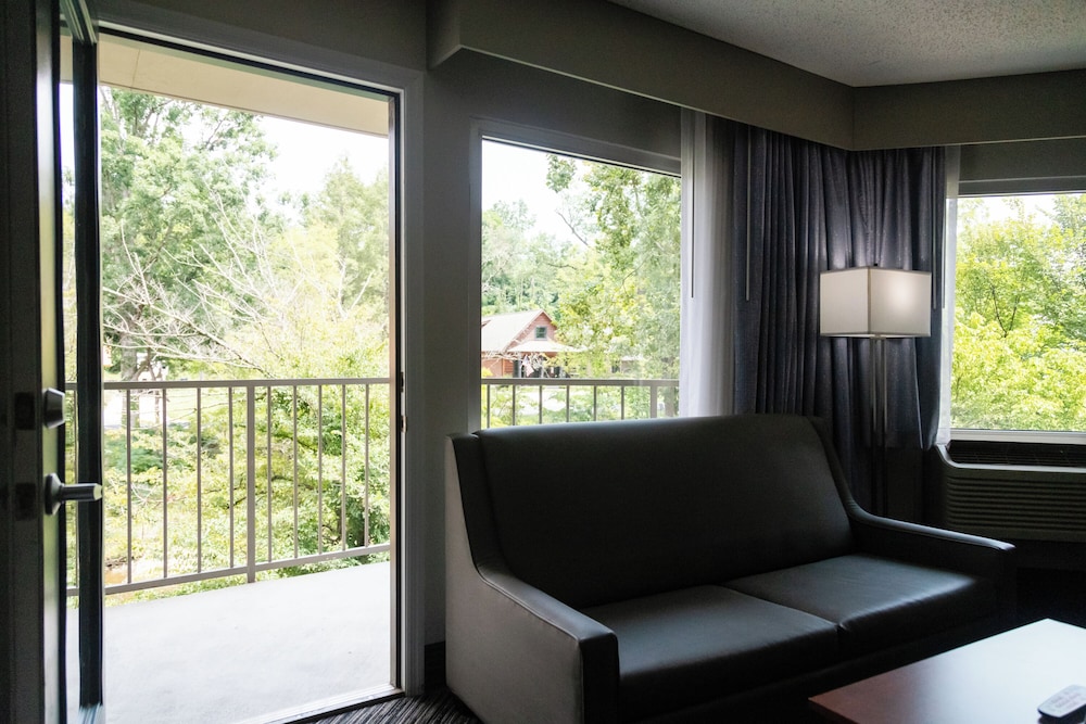 Twin Mountain Inn & Suites 54/71