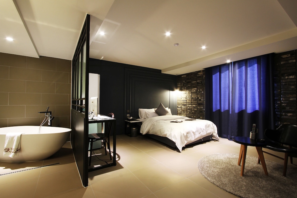 SR Design Hotel 15/60