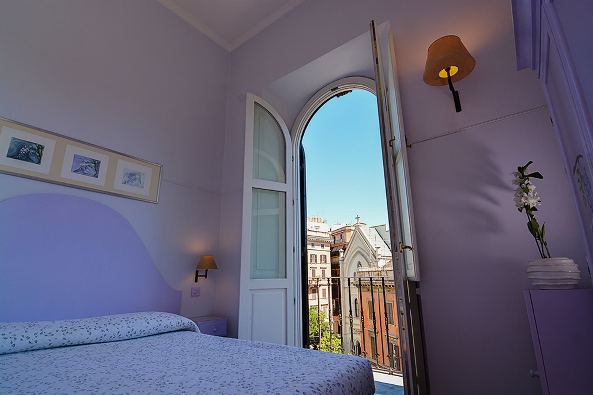 PANORAMIC, DOUBLE OR TWIN BED, CITY VIEW, BALCONY