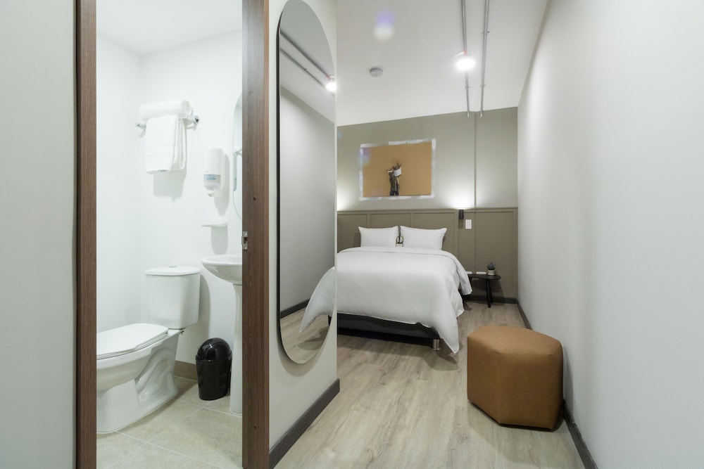 Bon 17 Hotel 25/27