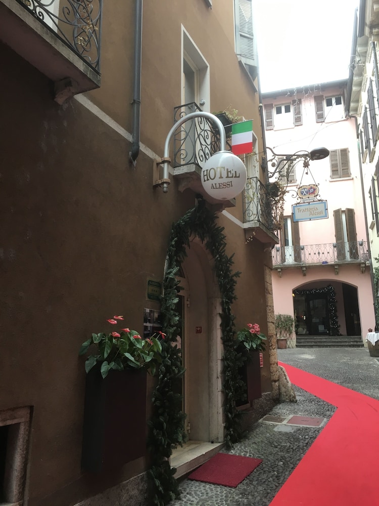 Alessi Hotel Trattoria 63/72