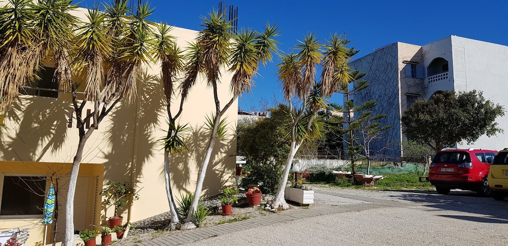 Zinovia Apartments 64/76