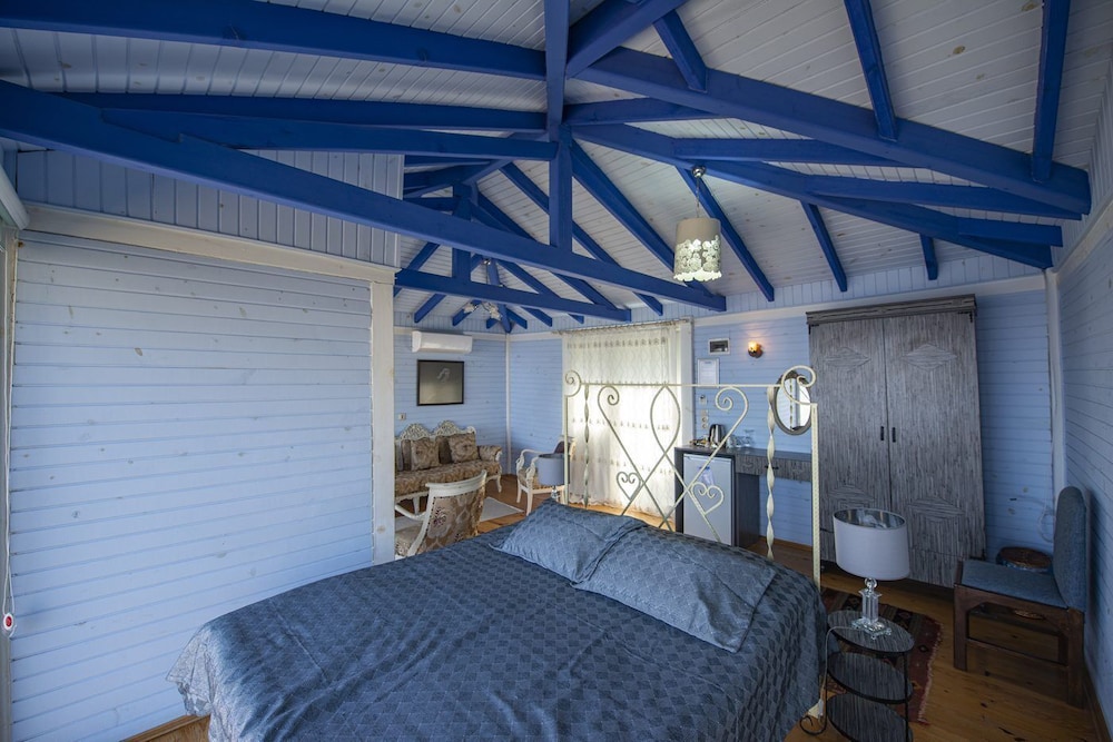 DREAM, SEA VIEW