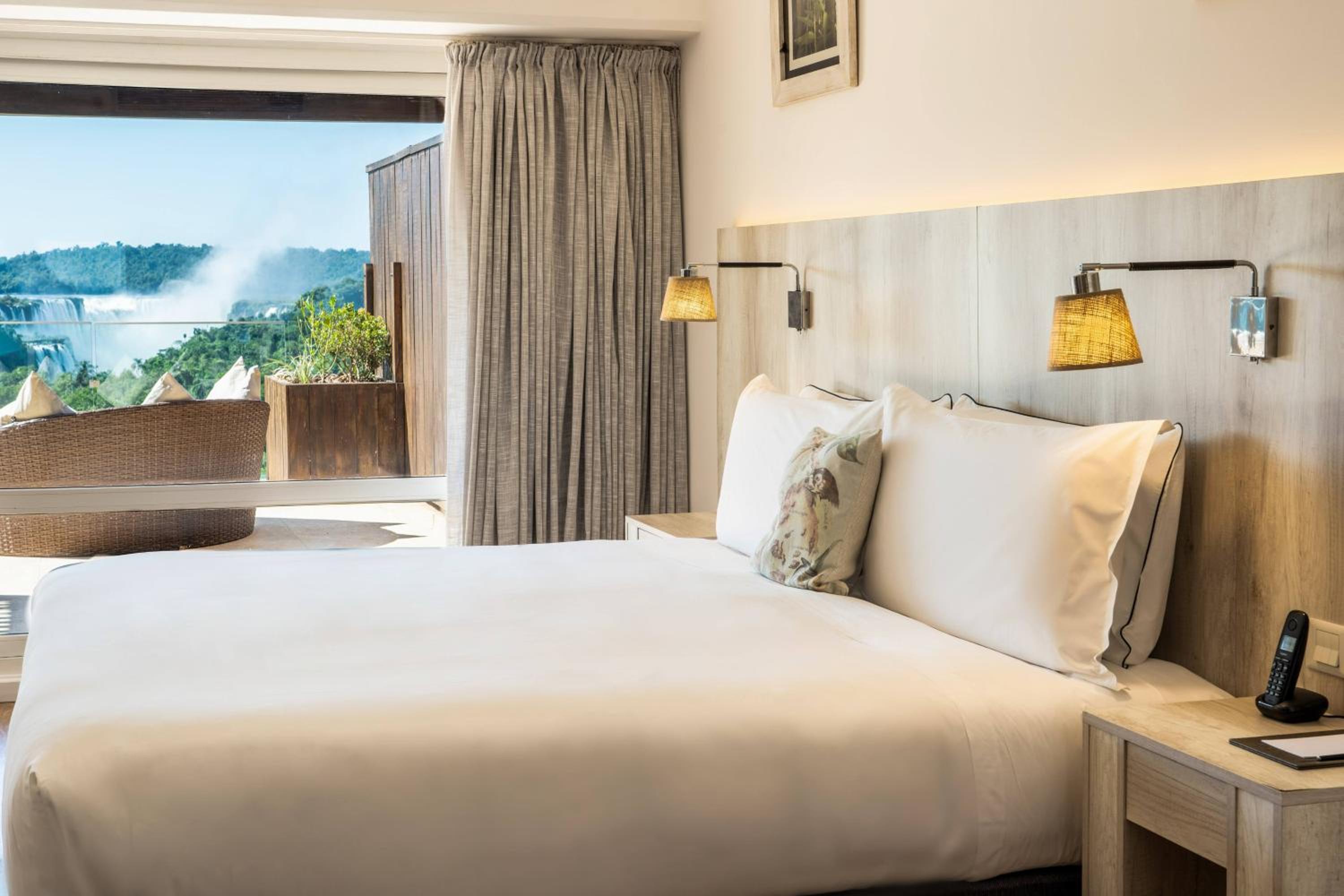 Red Level, Junior Suite, Deluxe, King Bed, Waterfall View