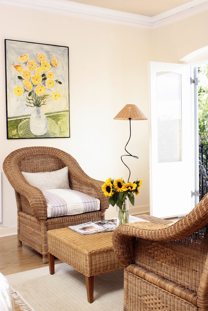 Auberge Burgundy Guest House Hermanus 33/43