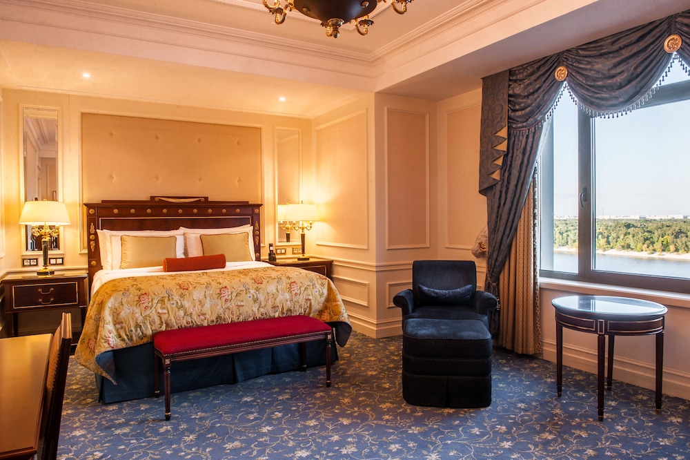 Fairmont Grand Hotel Kyiv 10/50