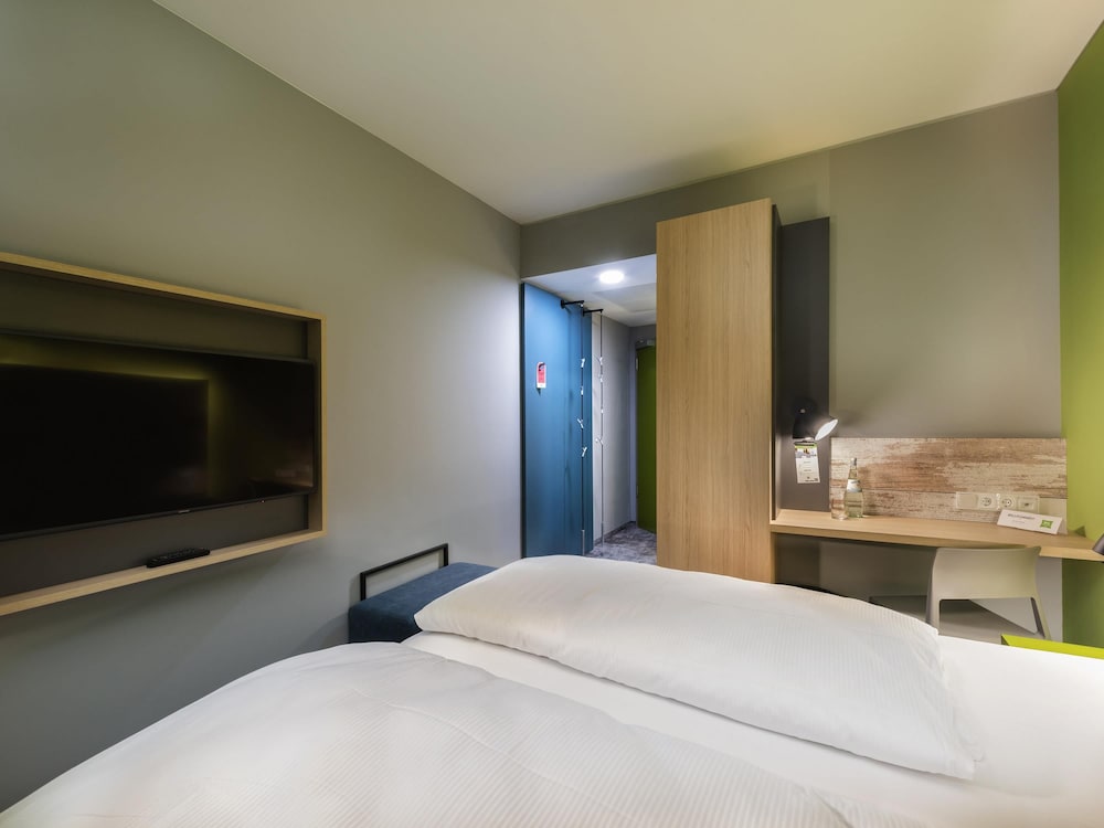 Ibis Styles Stuttgart Vaihingen 13/68