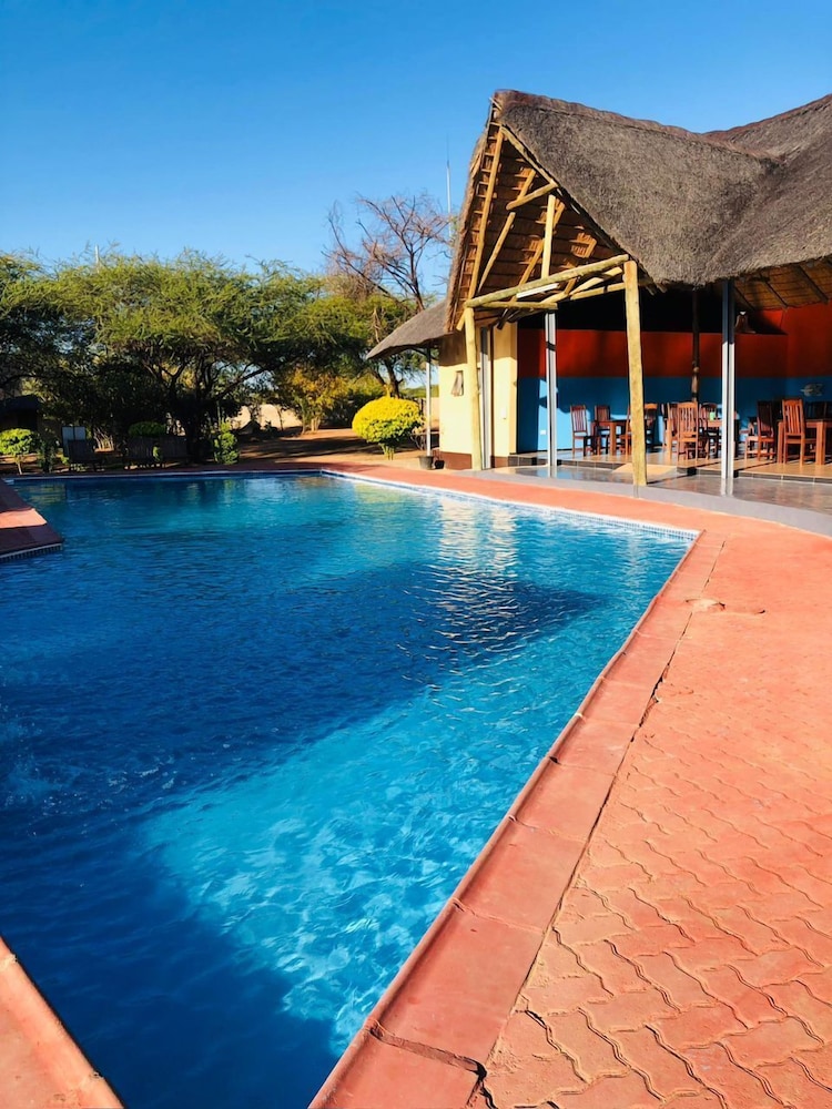 Nkanga Hotel 42/43