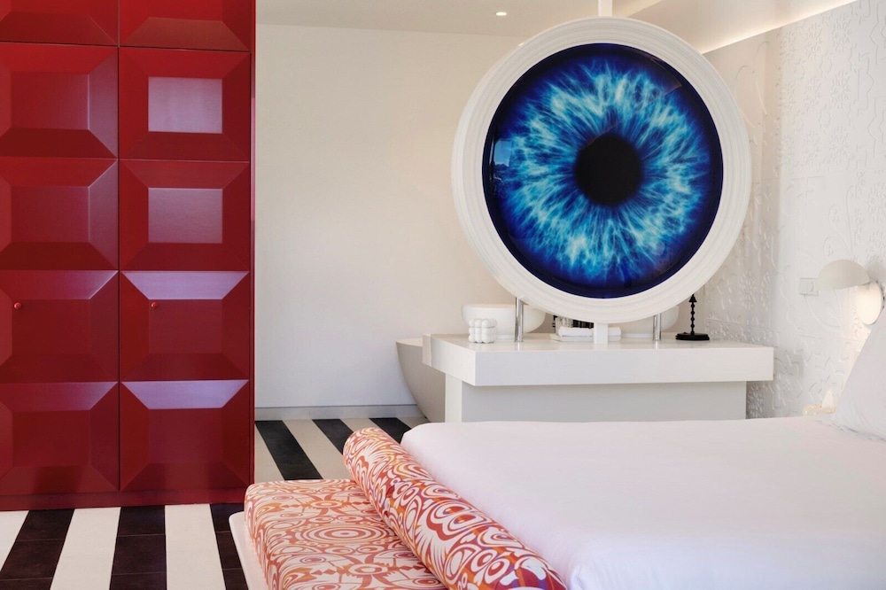 Games, Suite, King Bed