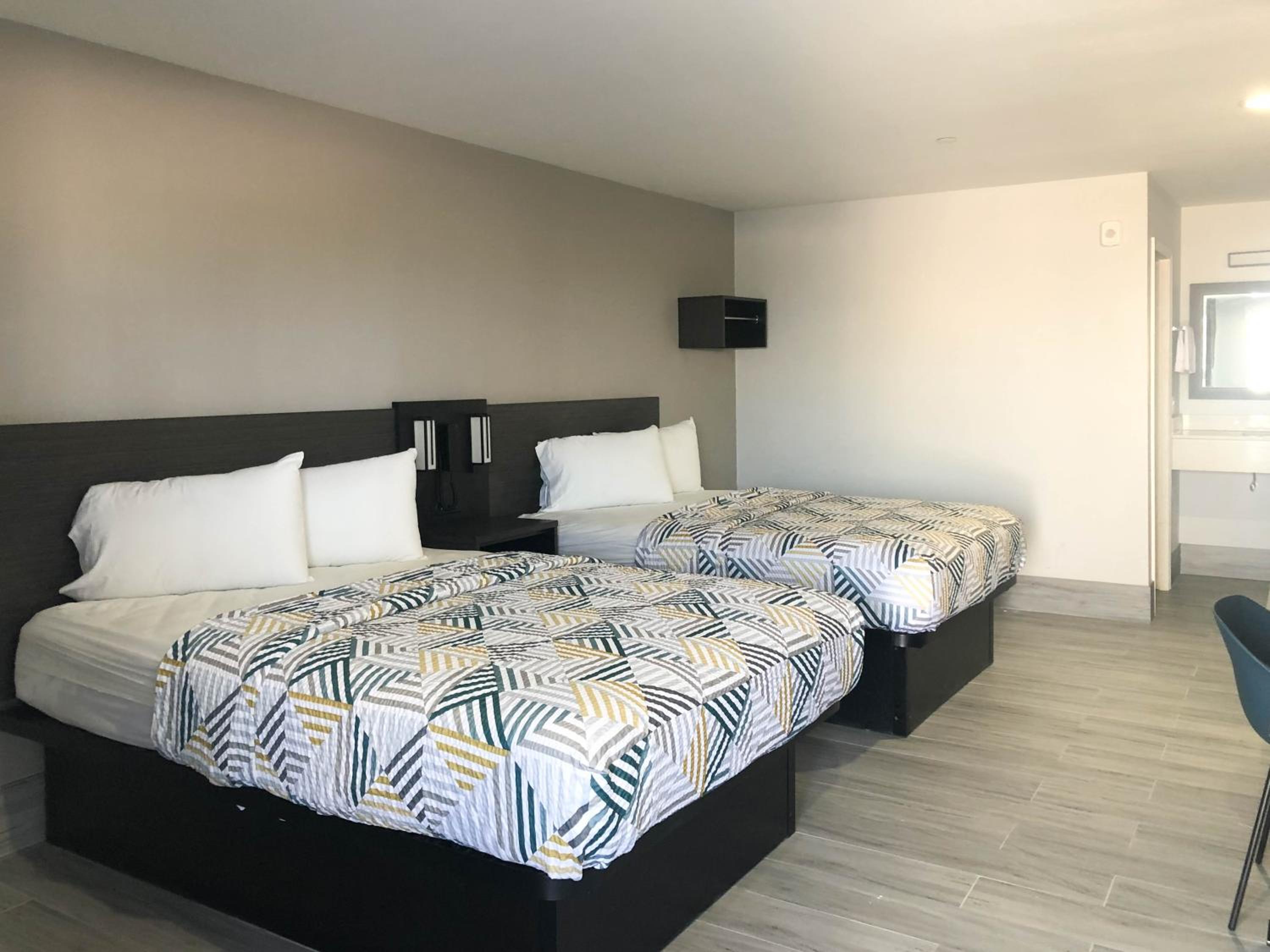 Room, 2 Queen Beds