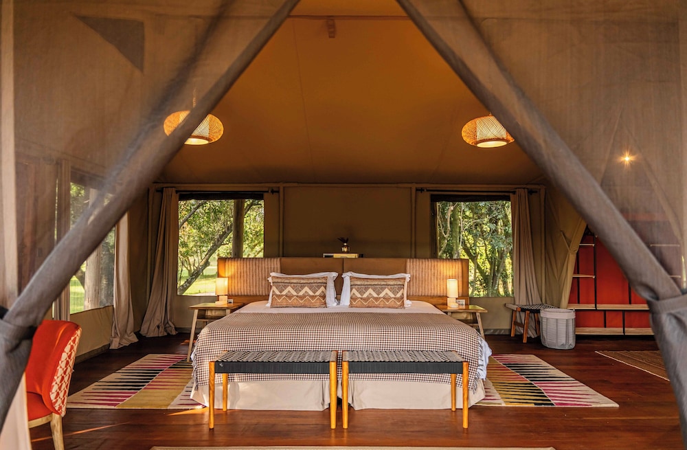 ROYAL MARA SAFARI LODGE 6/33