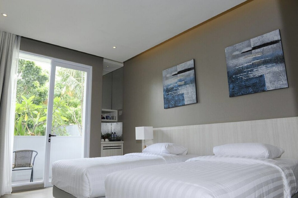 Double G Resort Anyer 4/30