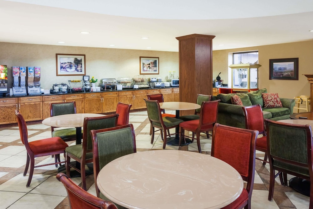 Baymont By Wyndham Elkhart 35/54