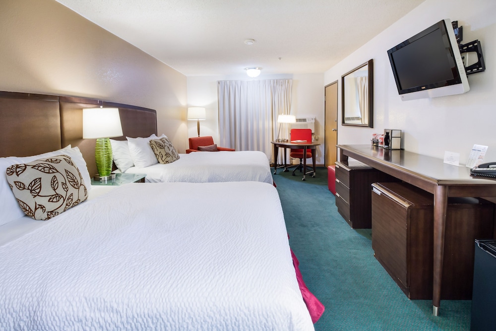 Alliance Hotel & Suites, a Howard Johnson by Wyndham 13/58