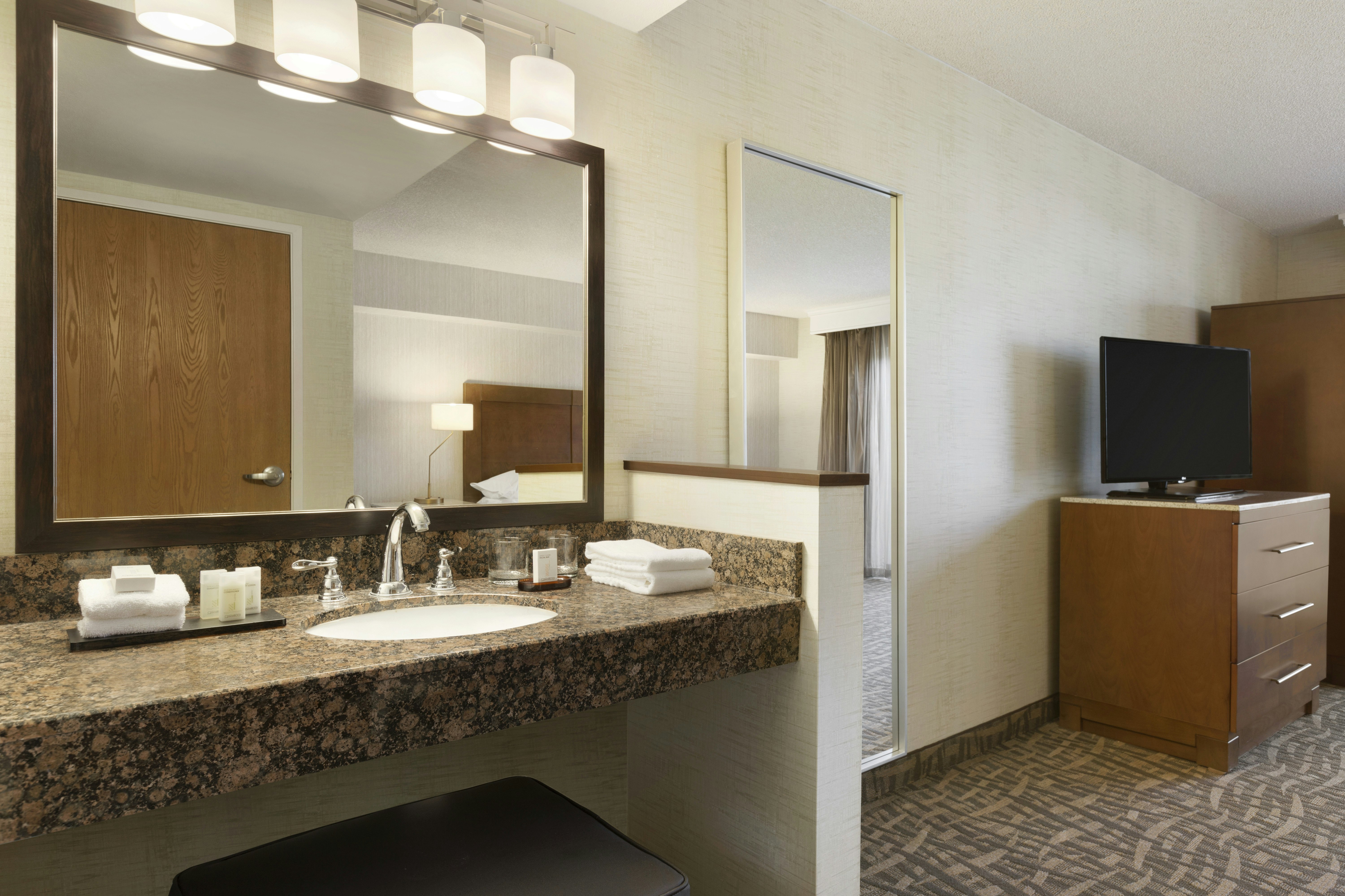Embassy Suites By Hilton Santa Ana Orange County Airport 61/62