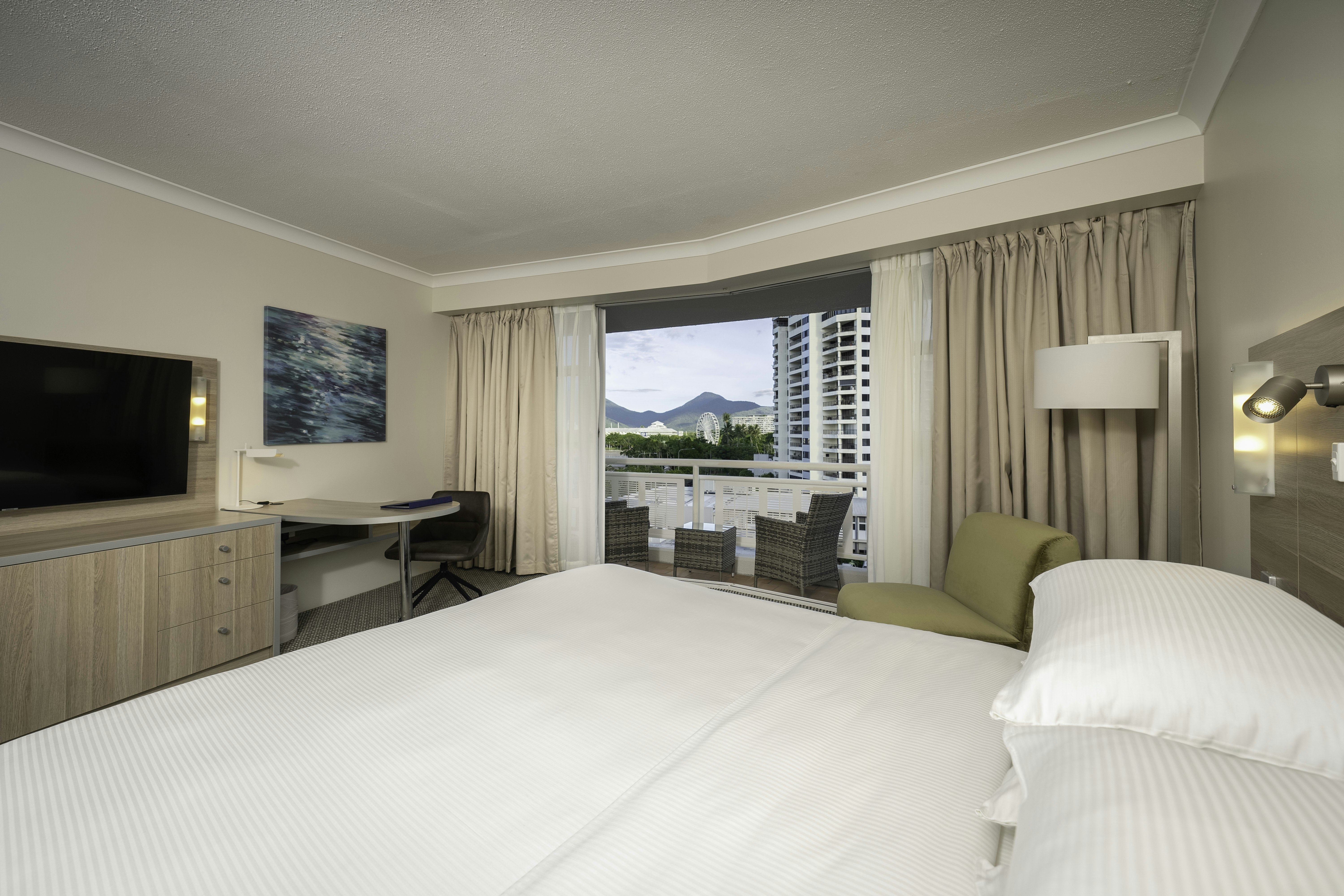 SUPERIOR, KING BED, BALCONY